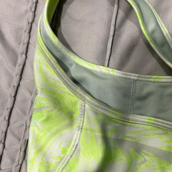 Under armour sports bra - Picture 4 of 7